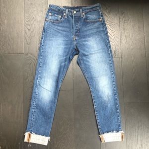 *Like New* Levi’s 501 S Skinny Crop Jeans